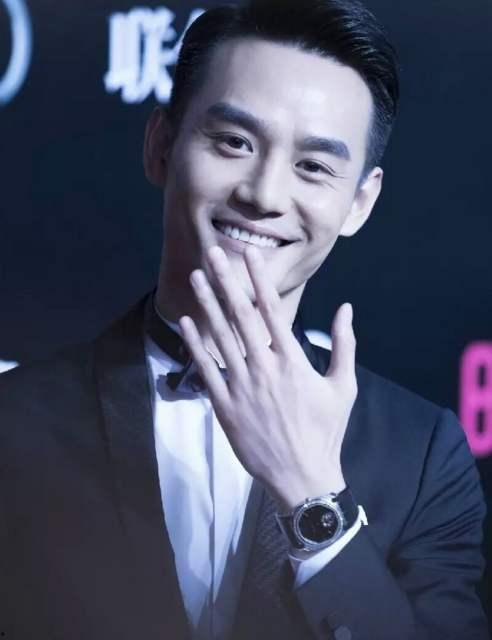 手短的男明星,盘点那些手短却风度翩翩的男明星